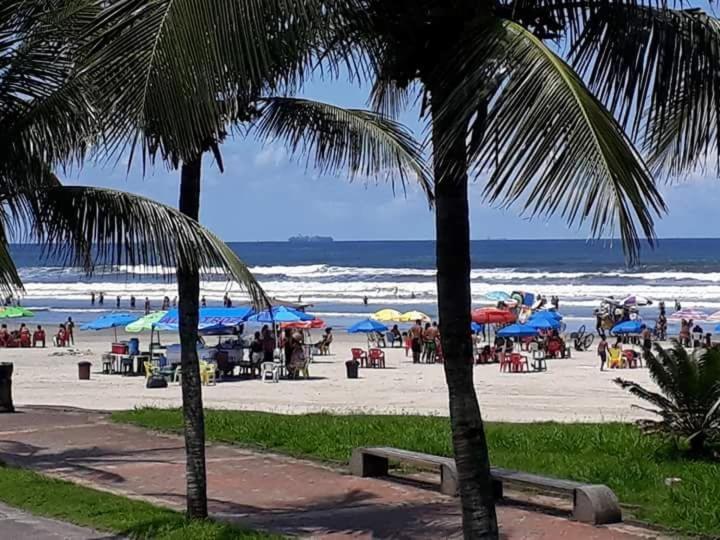 Frente mar piscina churrasqueira wifi garagem portaria 24hs Solemar Exterior foto