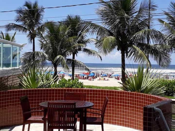 Frente mar piscina churrasqueira wifi garagem portaria 24hs Solemar Exterior foto